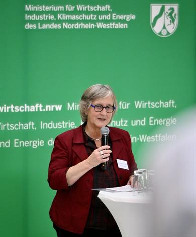 Edeltraud Vomberg, Präsidentin der Hochschule Düsseldorf im Rahmen der Veranstaltung innovation2business.nrw